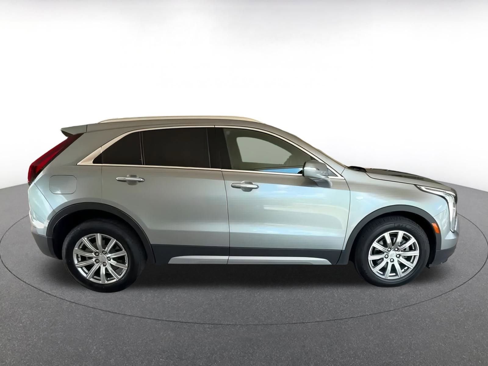 Thumbnail: 2023 Cadillac XT4 - 16