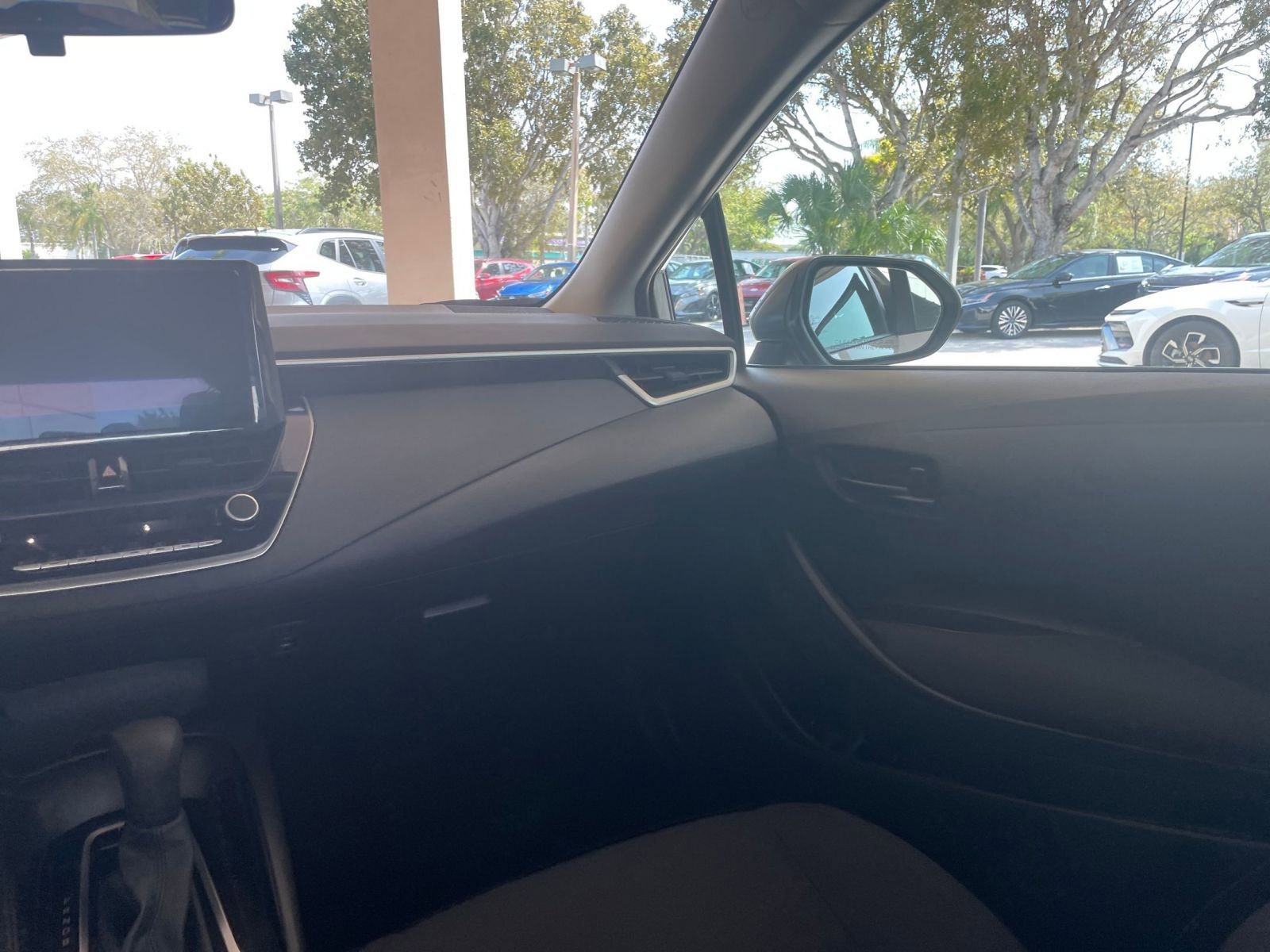 Thumbnail: 2025 Toyota Corolla - 31