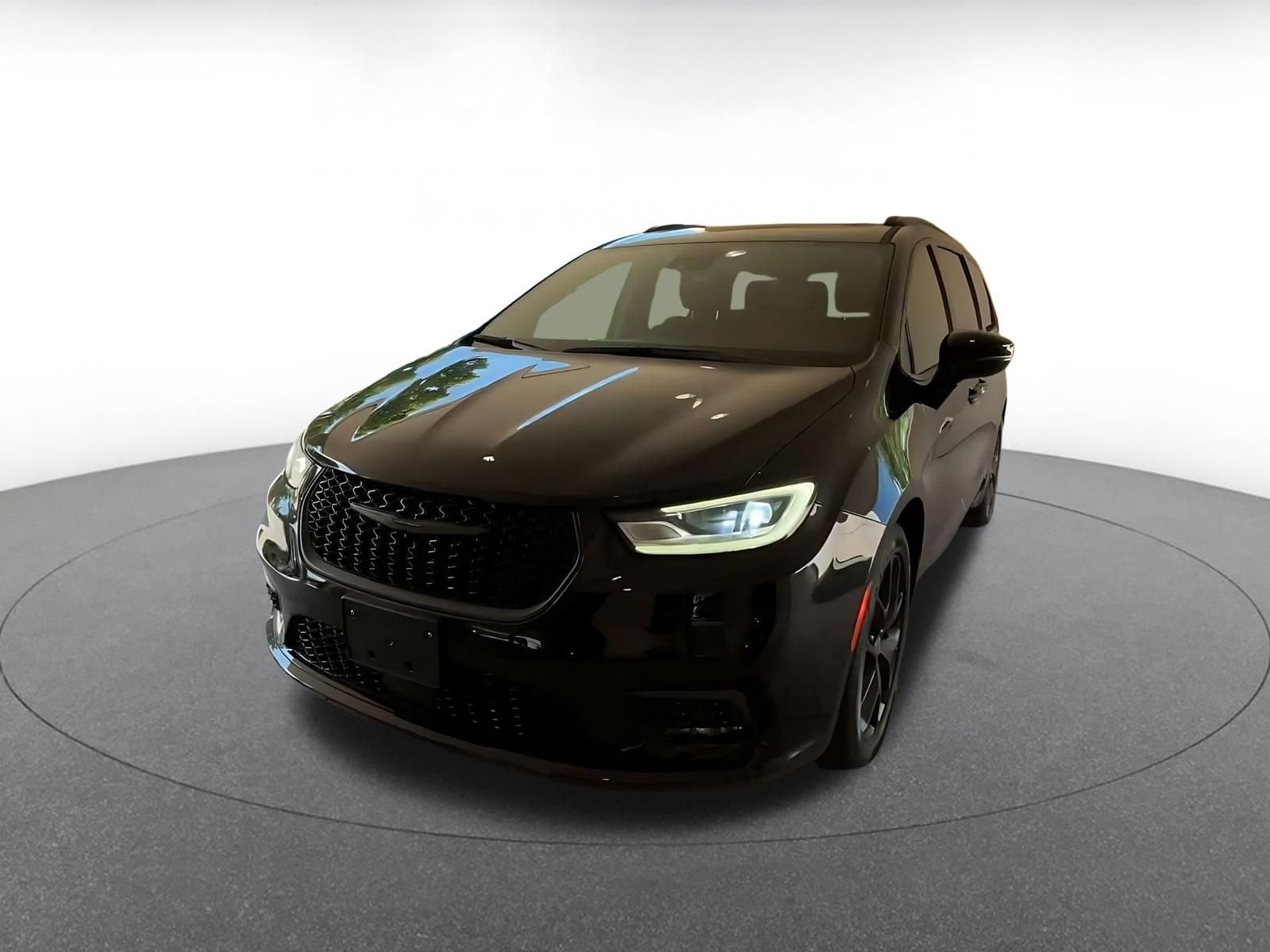 Thumbnail: 2025 Chrysler Pacifica - 3