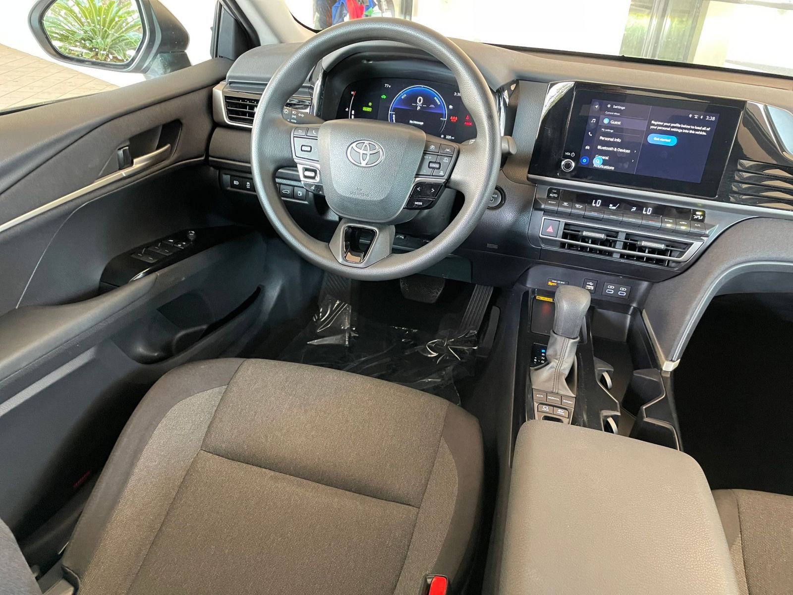 Thumbnail: 2025 Toyota Camry - 32