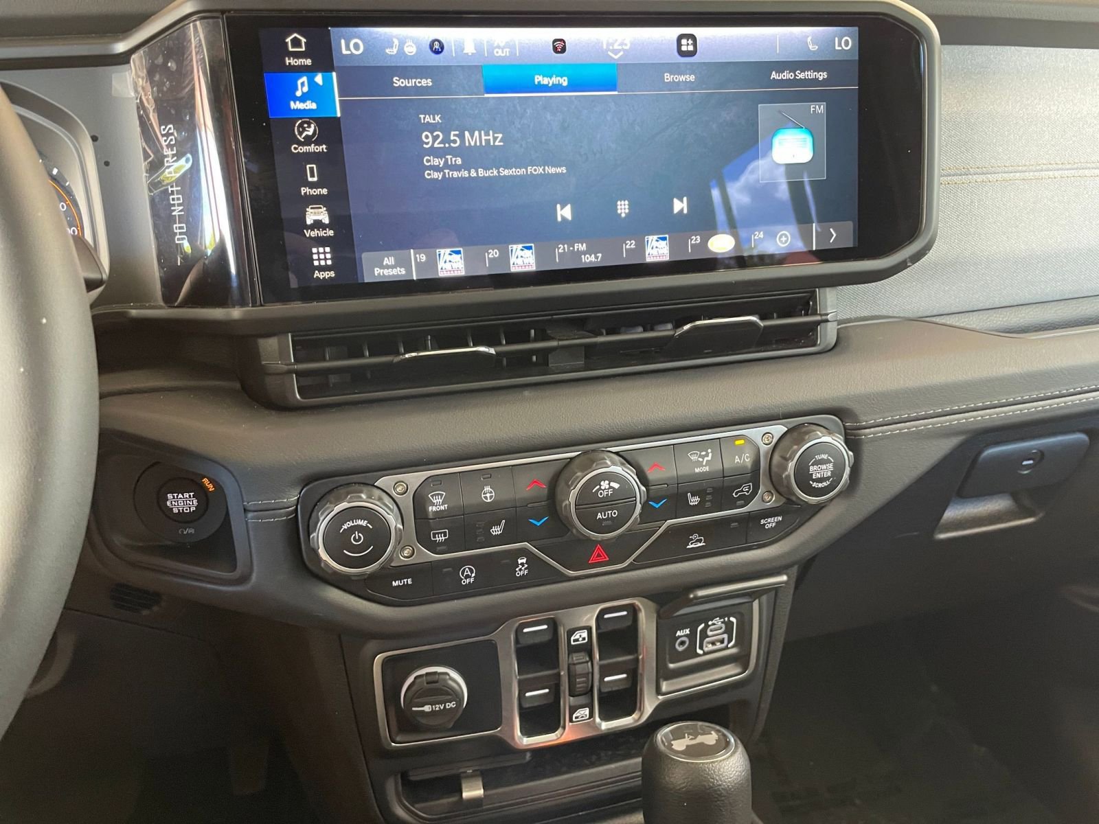 Thumbnail: 2025 Jeep Wrangler - 18