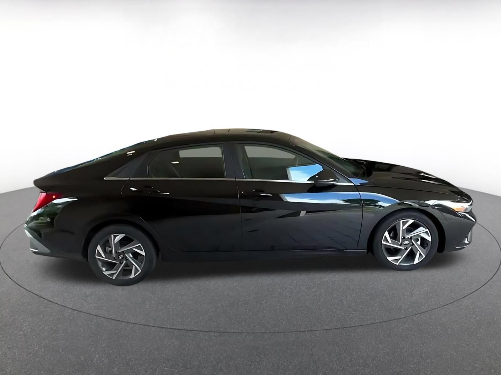 Thumbnail: 2025 Hyundai Elantra - 13