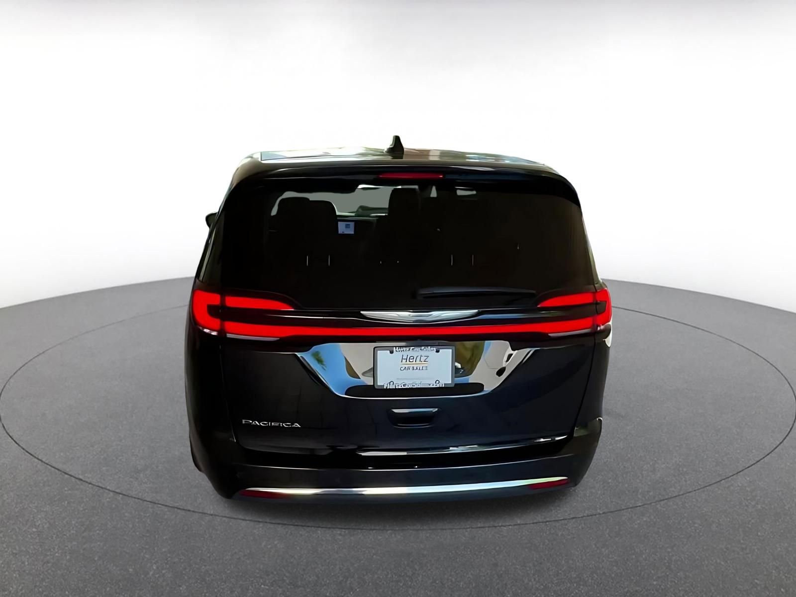 Thumbnail: 2024 Chrysler Pacifica - 12