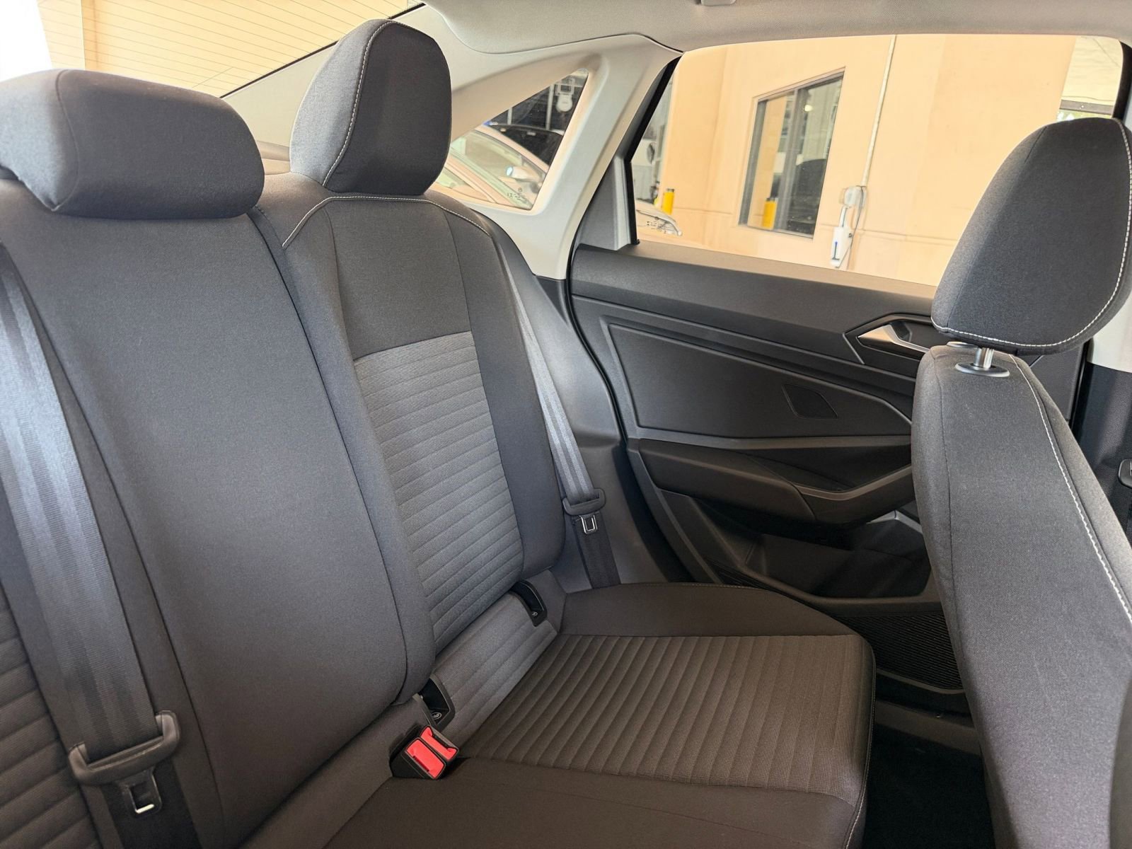 Thumbnail: 2025 Volkswagen Jetta - 32