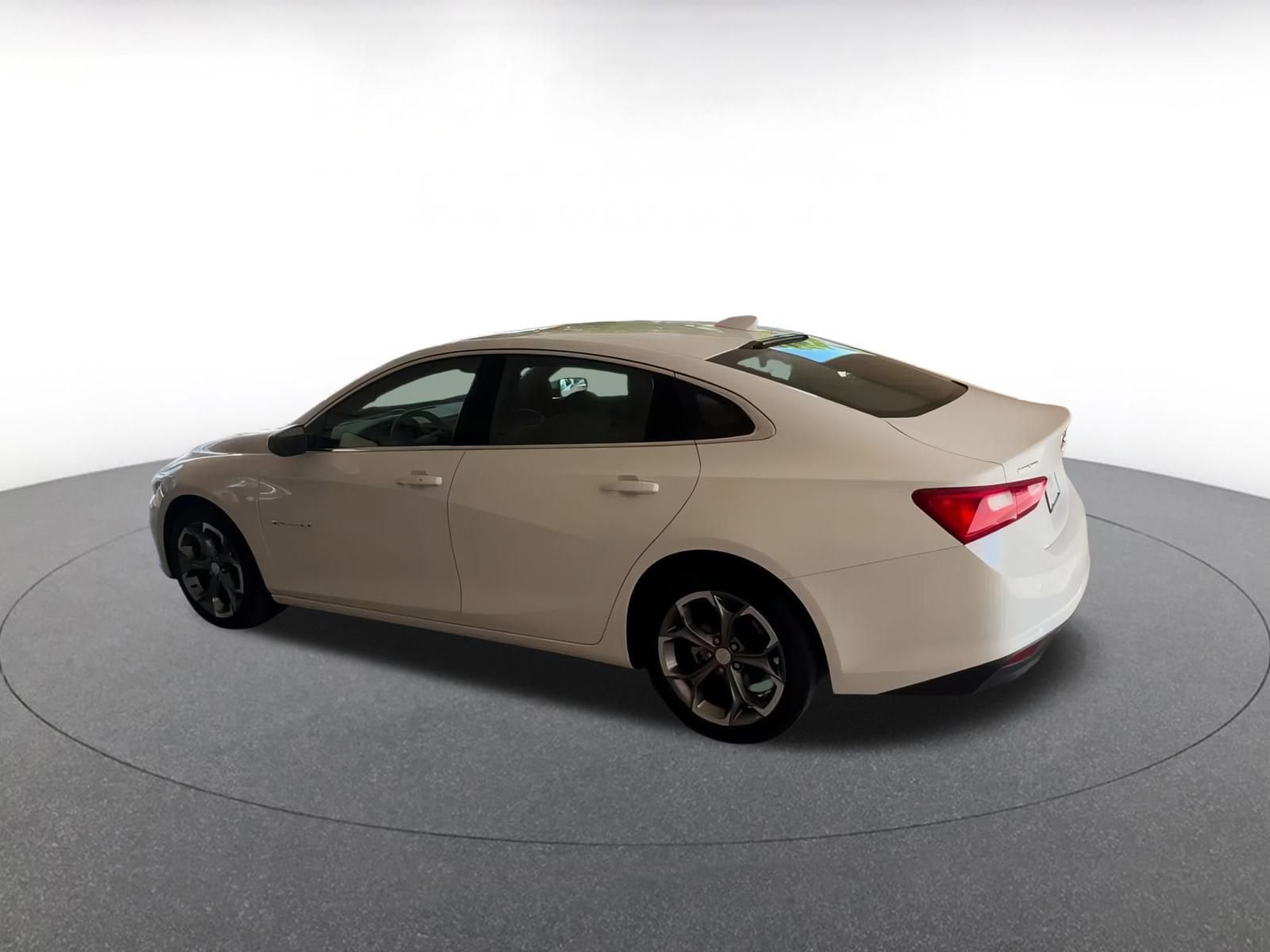 Thumbnail: 2024 Chevrolet Malibu - 10