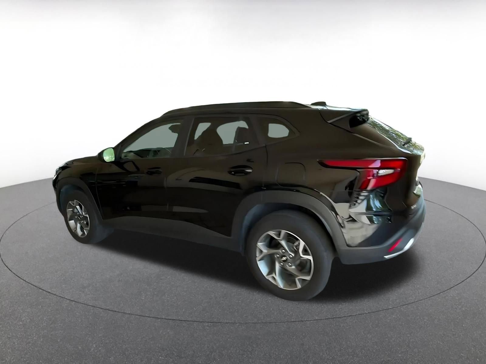 Thumbnail: 2025 Chevrolet Trax - 10