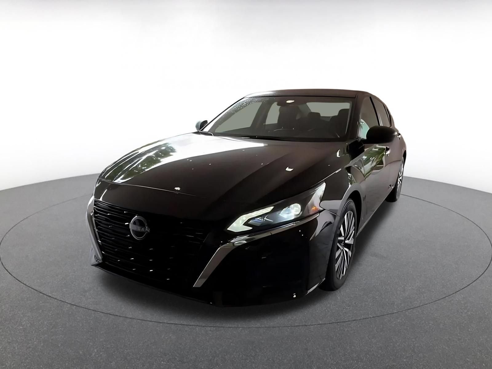 Thumbnail: 2025 Nissan Altima - 4