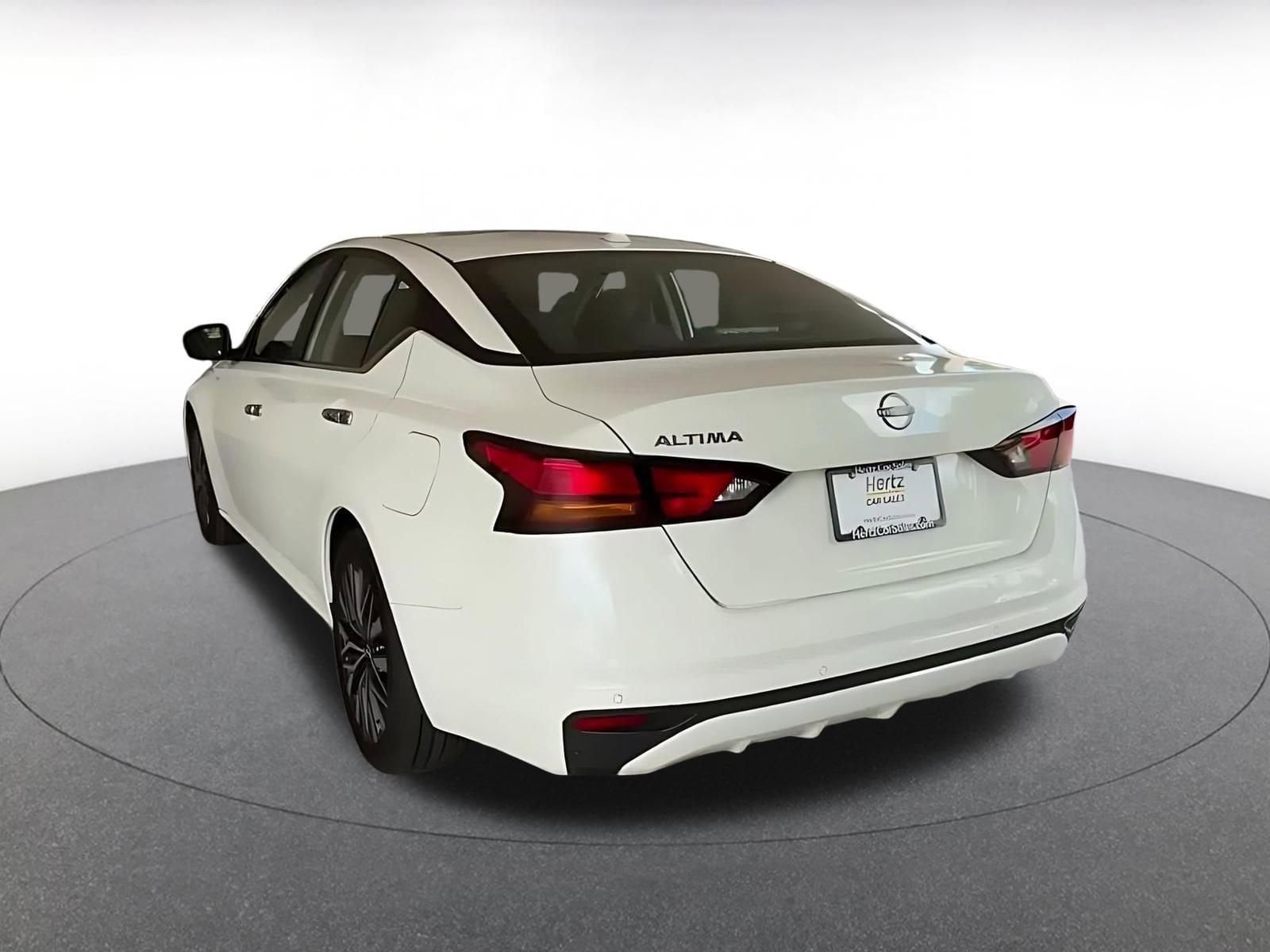 Thumbnail: 2025 Nissan Altima - 10