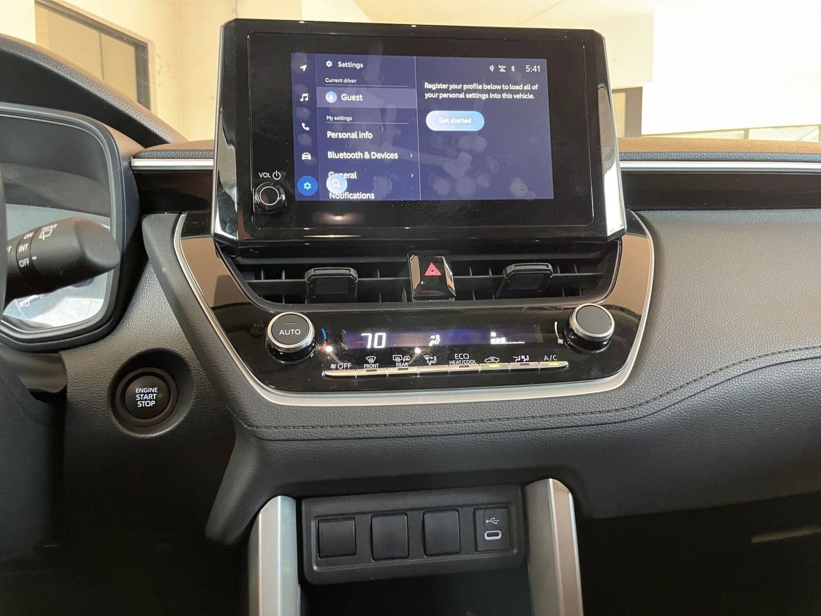 Thumbnail: 2025 Toyota Corolla Cross - 18