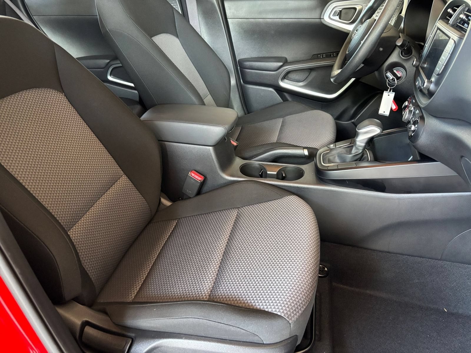 2025 Kia Soul LX - Photo 29