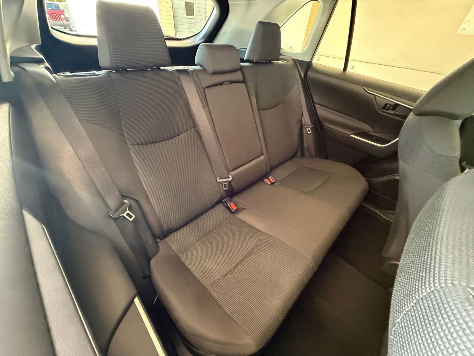 Thumbnail: 2025 Toyota RAV4 - 33