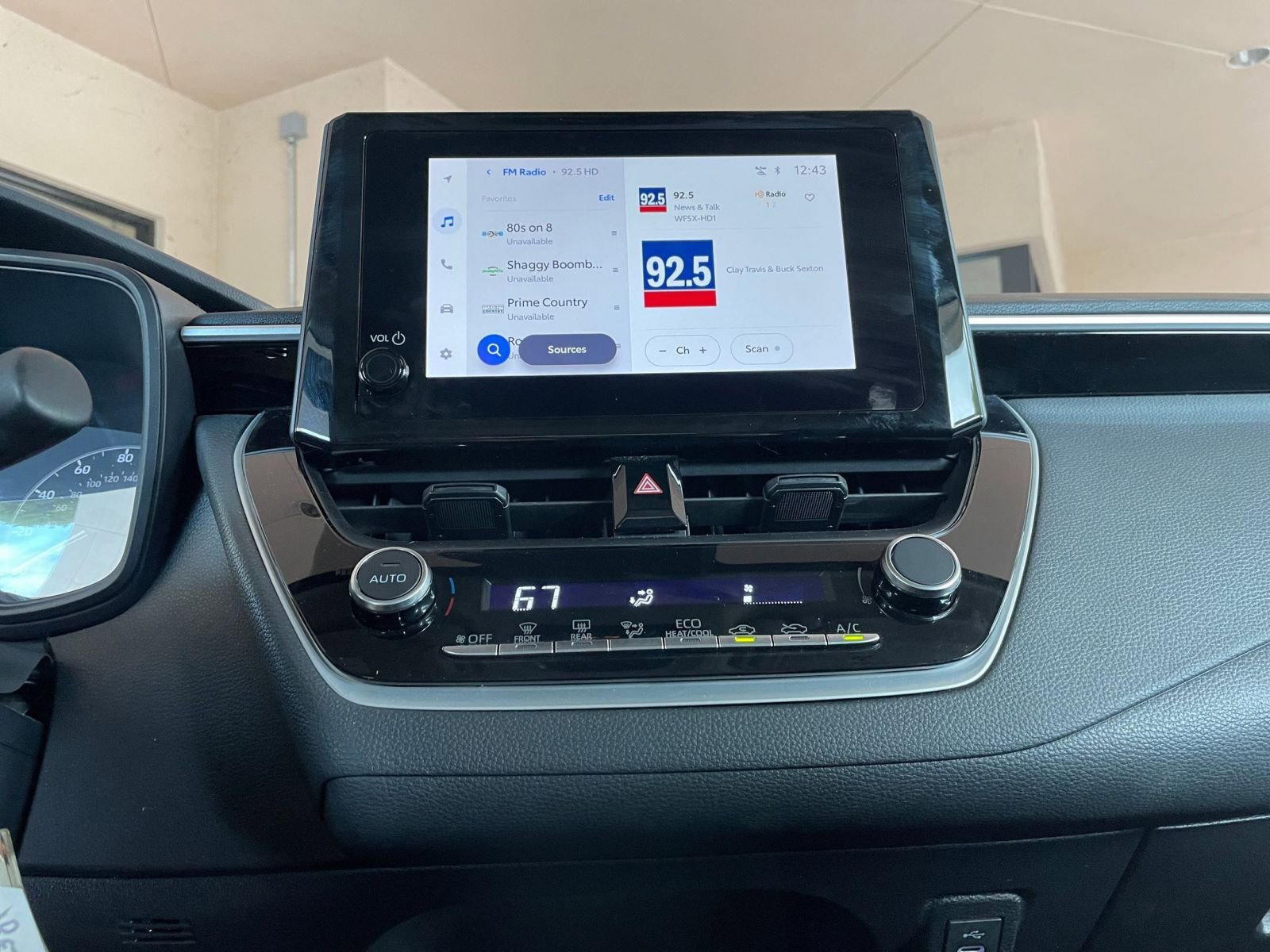 Thumbnail: 2025 Toyota Corolla - 18