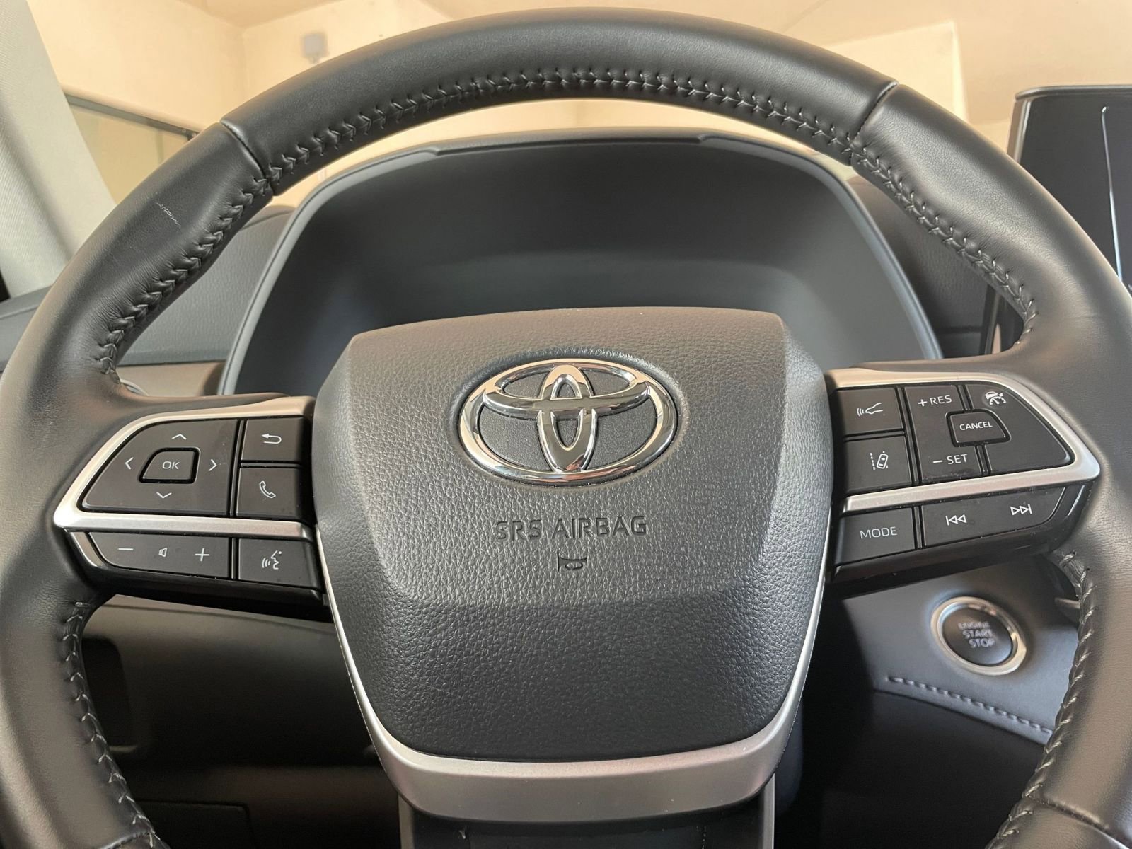 Thumbnail: 2025 Toyota Highlander - 29