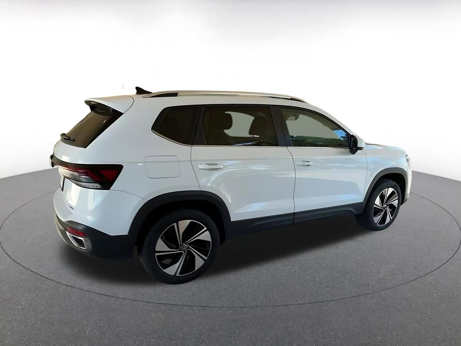 Thumbnail: 2025 Volkswagen Taos - 15