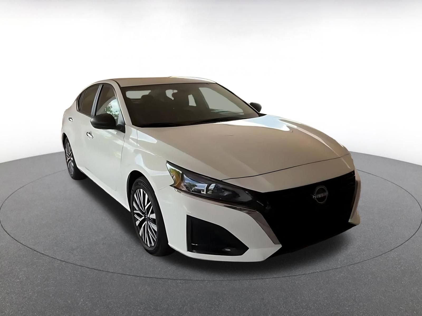 Thumbnail: 2025 Nissan Altima - 3