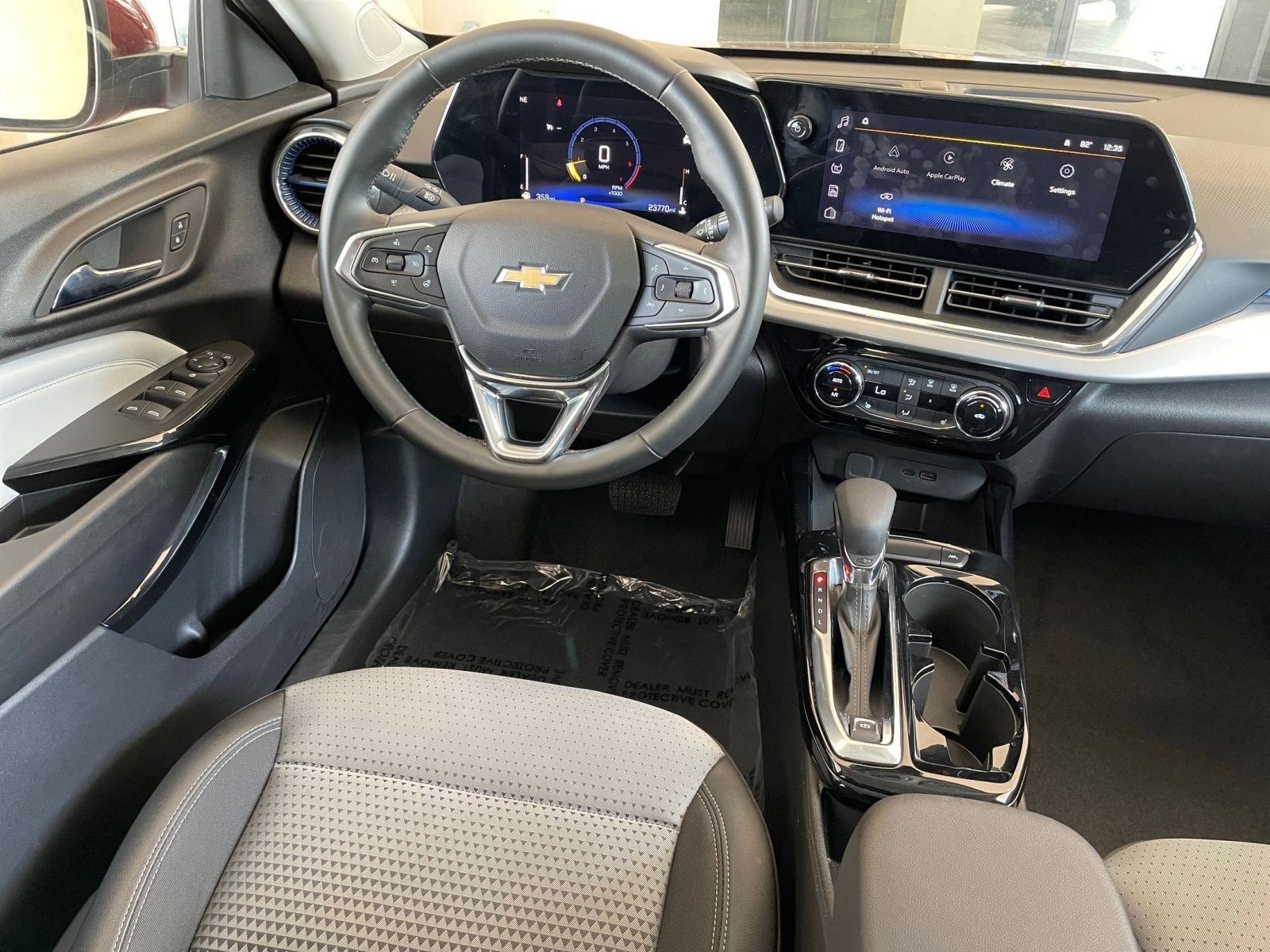 Thumbnail: 2025 Chevrolet Trax - 33