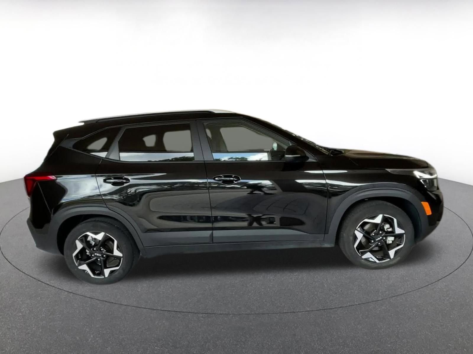 Thumbnail: 2025 Kia Seltos - 16