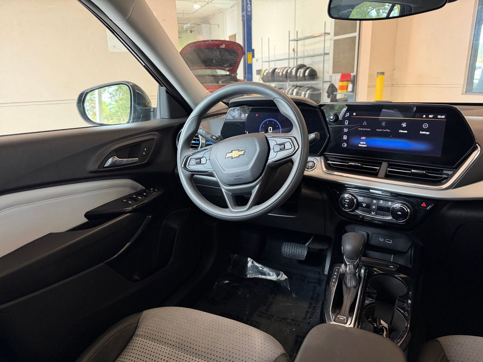 Thumbnail: 2025 Chevrolet Trax - 28