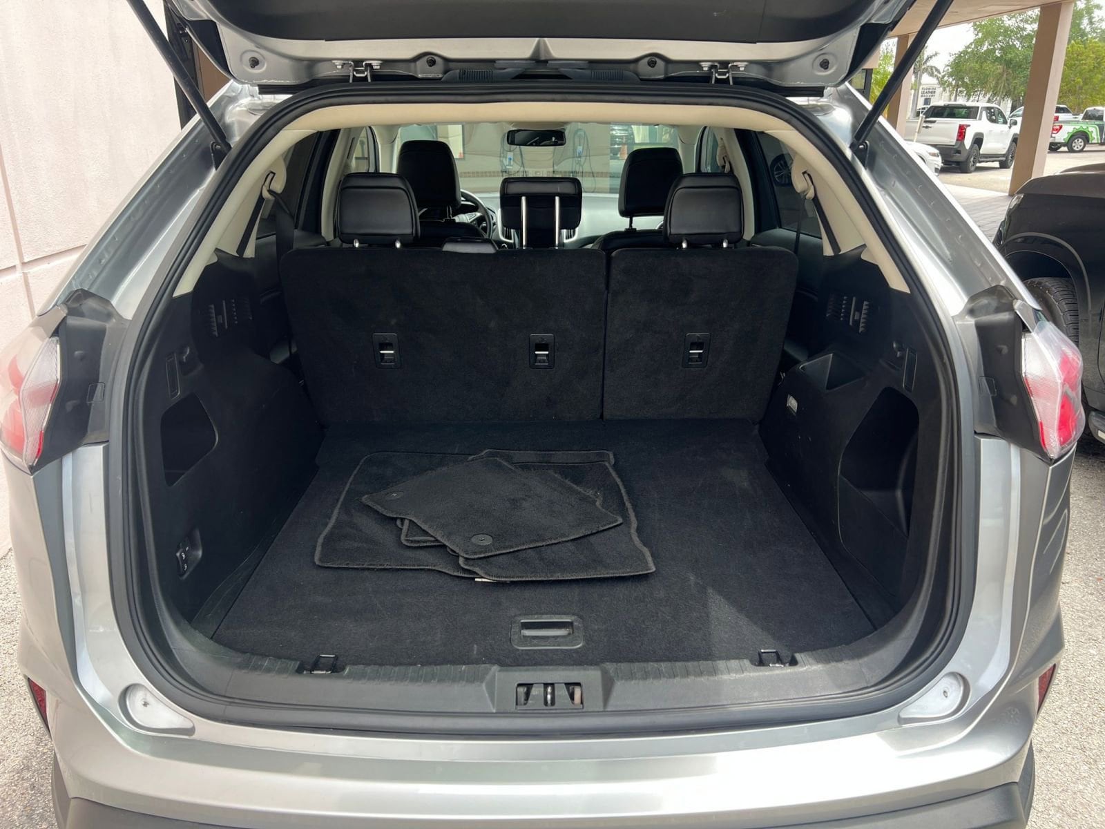 2023 Ford Edge SEL 20
