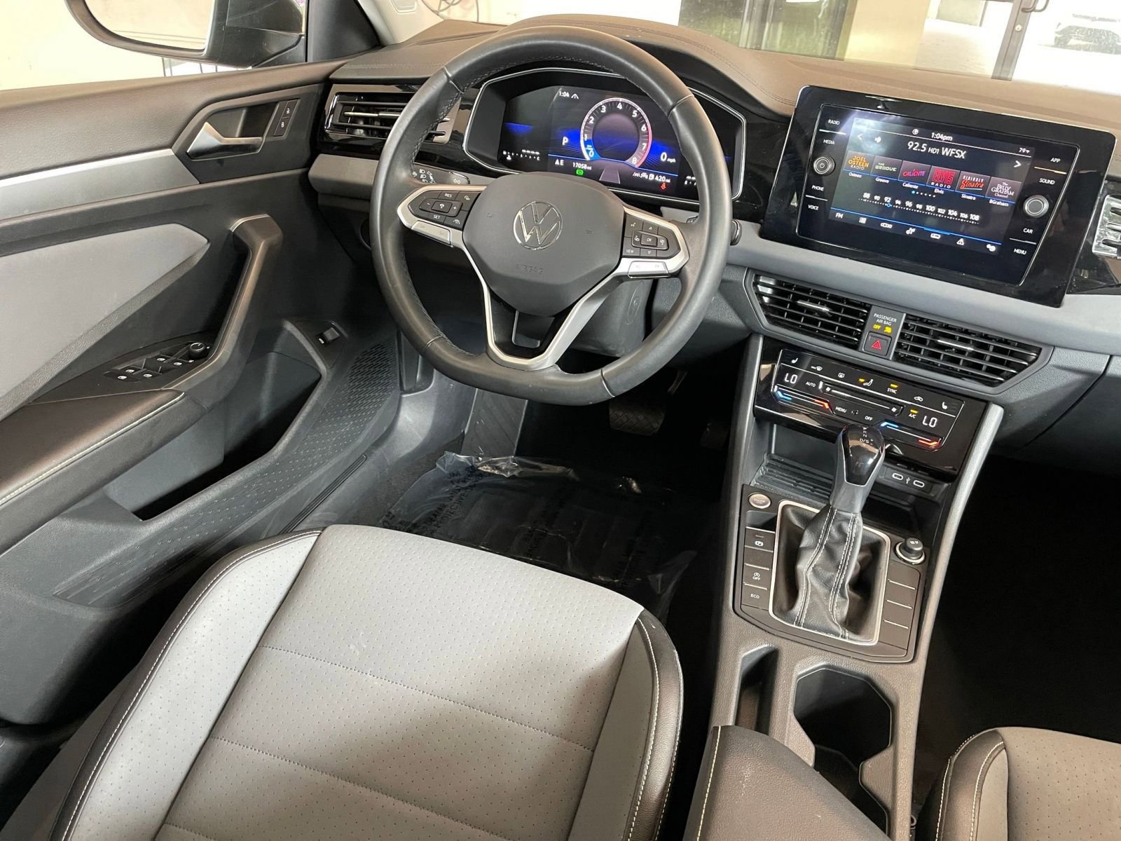 Thumbnail: 2025 Volkswagen Jetta - 33