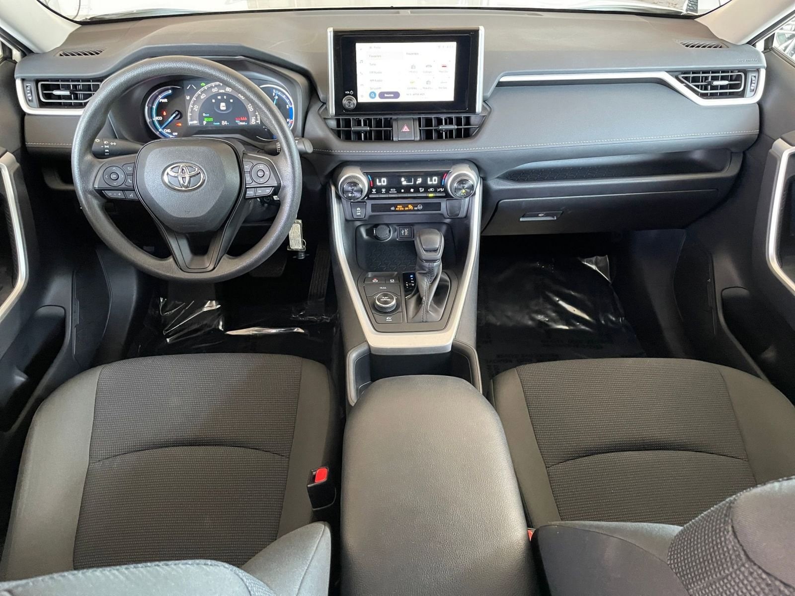 Thumbnail: 2025 Toyota RAV4 - 31