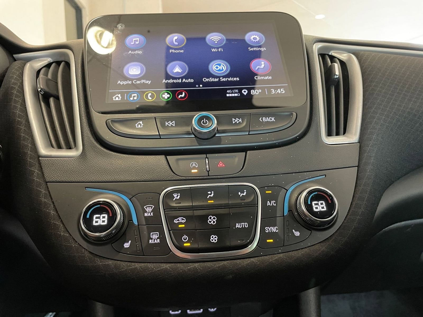 Thumbnail: 2023 Chevrolet Malibu - 18