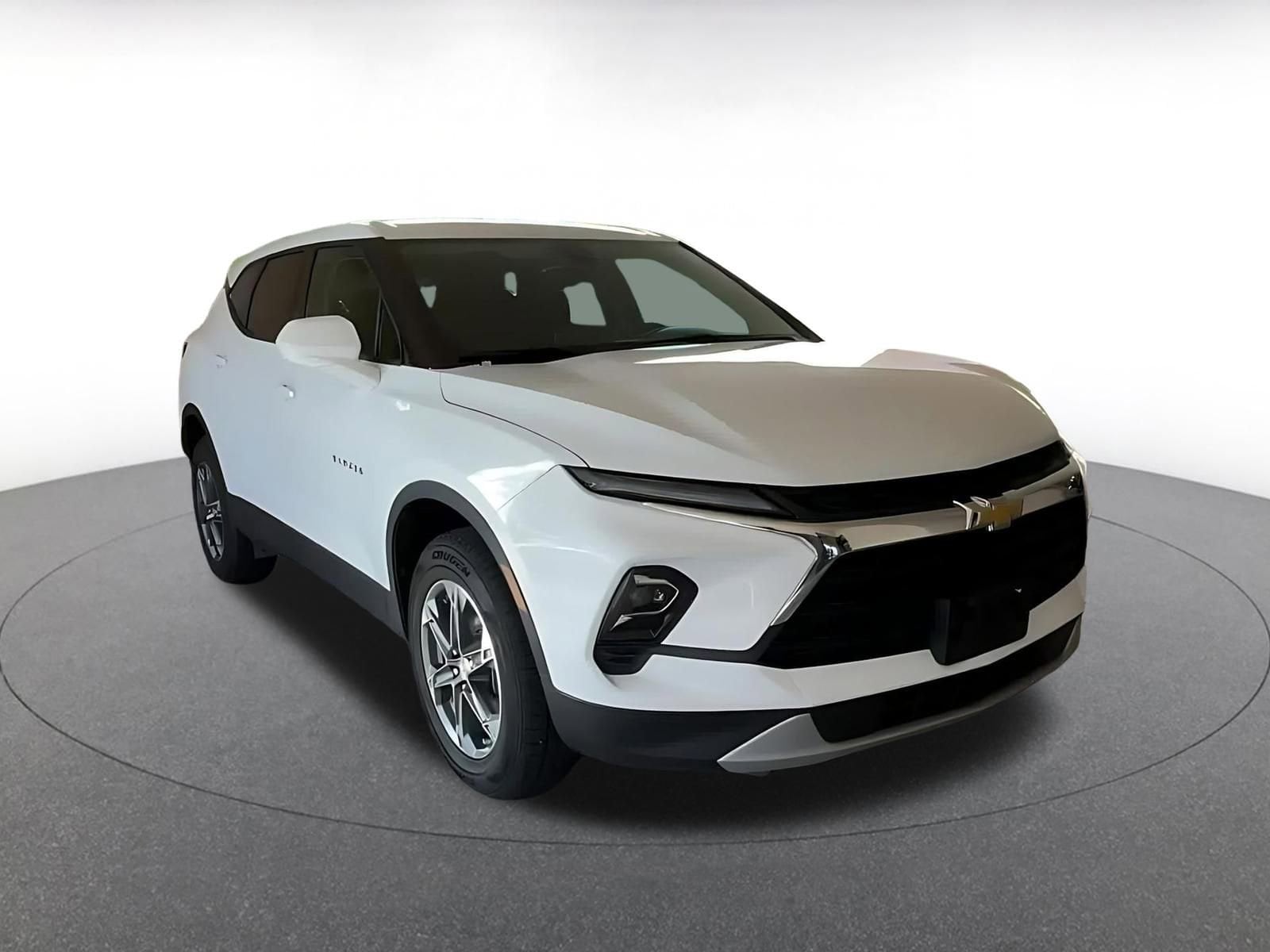 Thumbnail: 2025 Chevrolet Blazer - 3