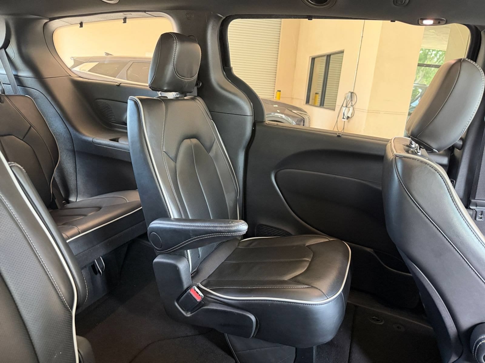 Thumbnail: 2025 Chrysler Pacifica - 35