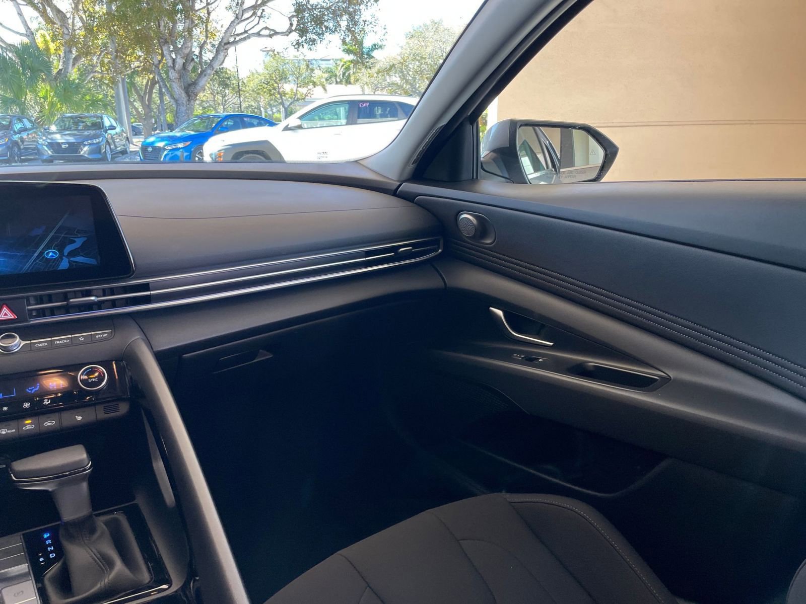 Thumbnail: 2025 Hyundai Elantra - 32