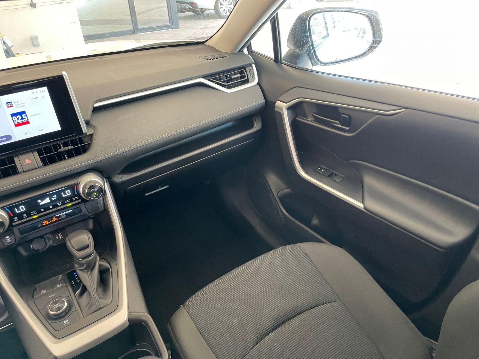 Thumbnail: 2025 Toyota RAV4 - 34