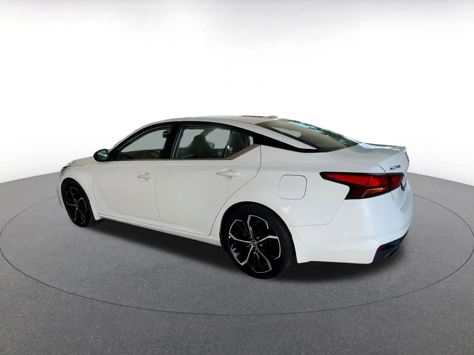 Thumbnail: 2025 Nissan Altima - 10