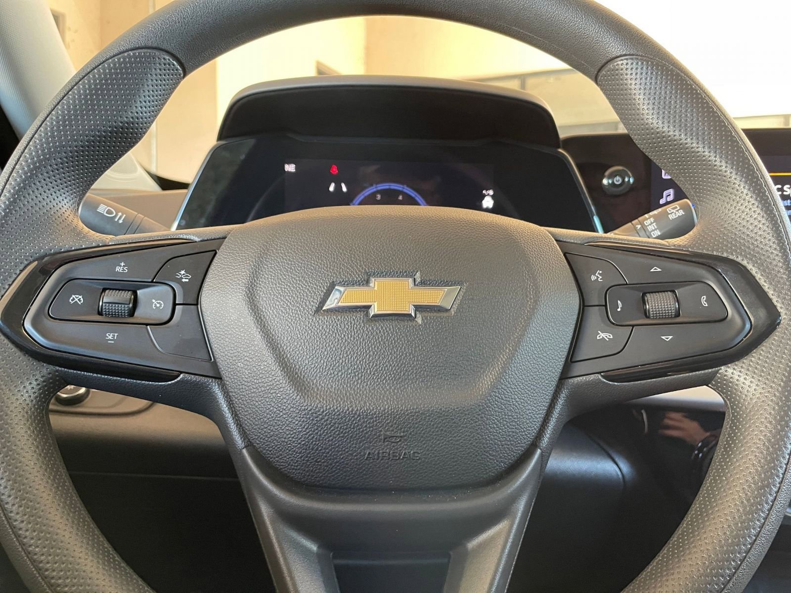 Thumbnail: 2025 Chevrolet Trax - 25