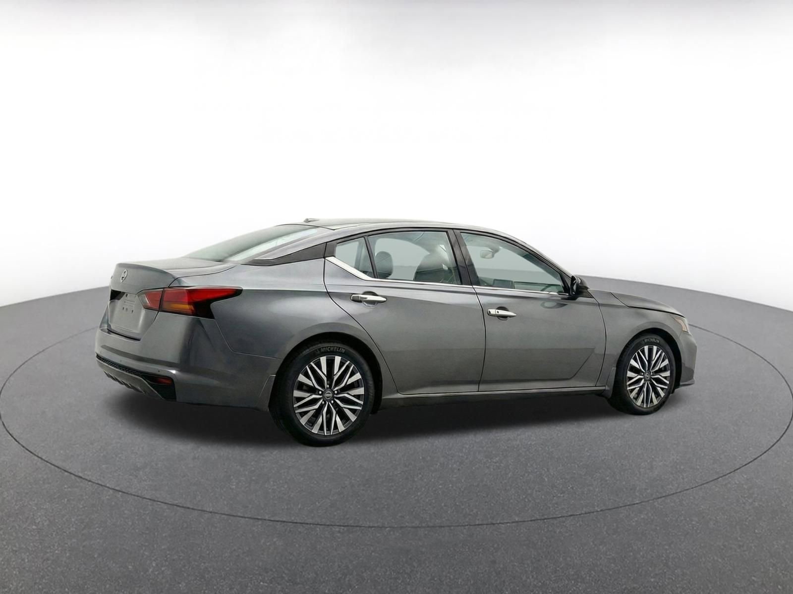 Thumbnail: 2025 Nissan Altima - 16