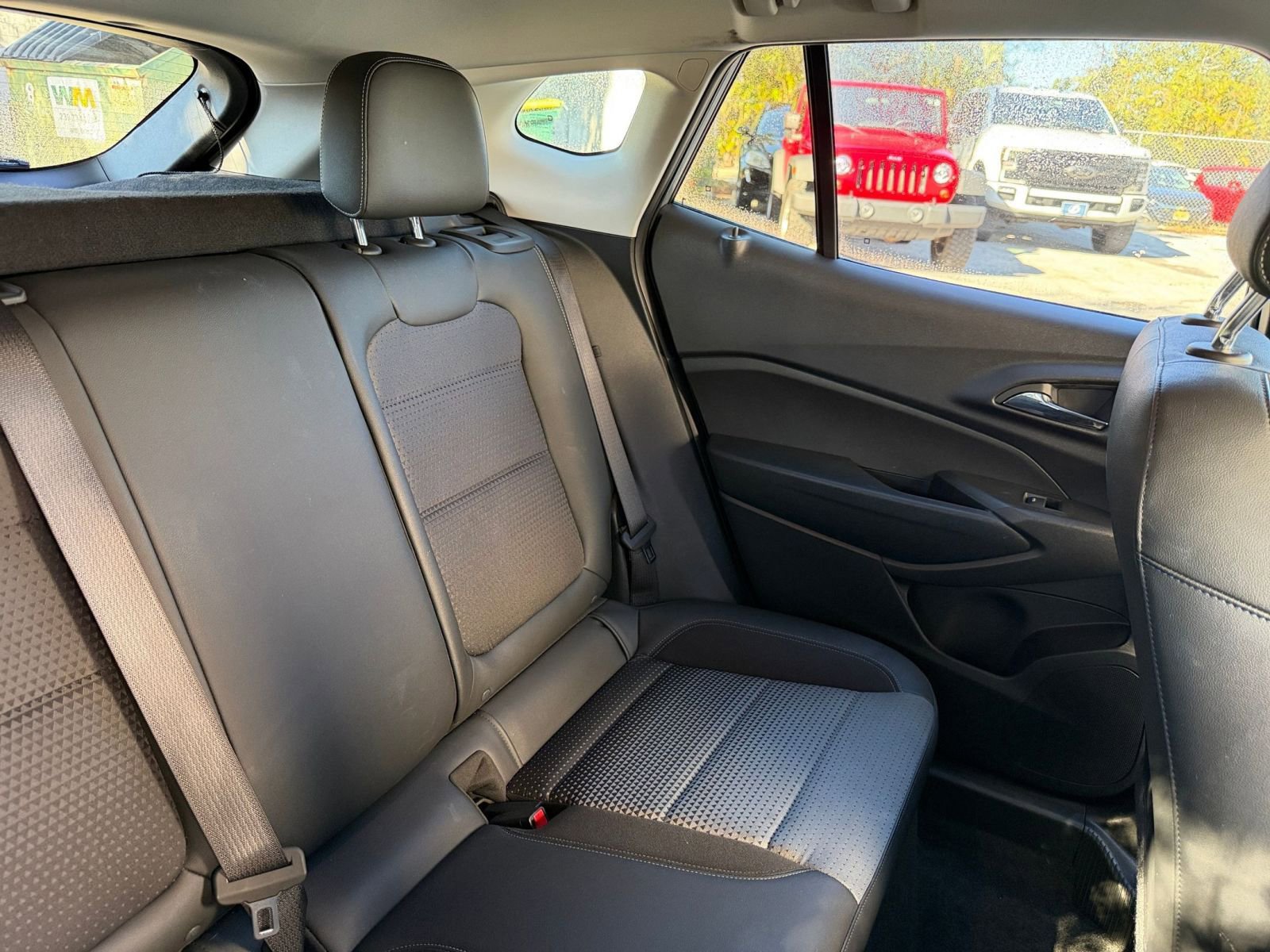 Thumbnail: 2025 Chevrolet Trax - 32