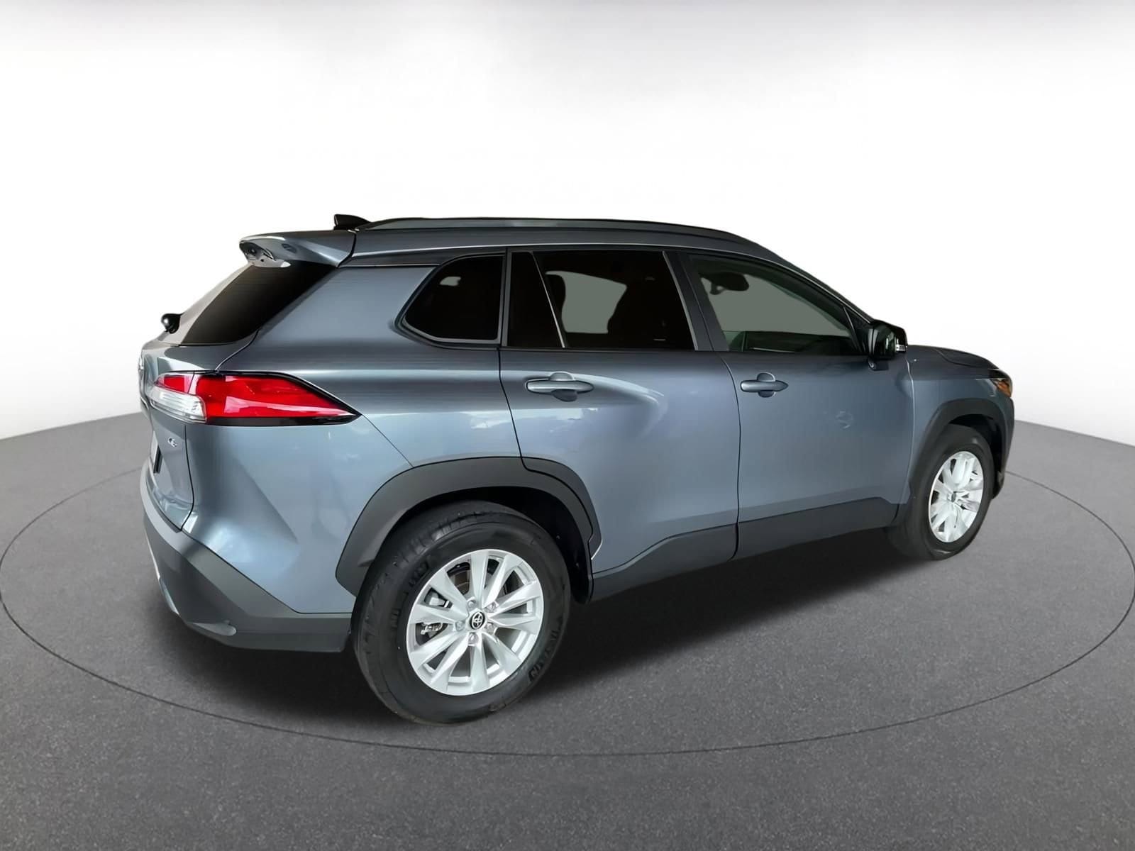 Thumbnail: 2025 Toyota Corolla Cross - 15