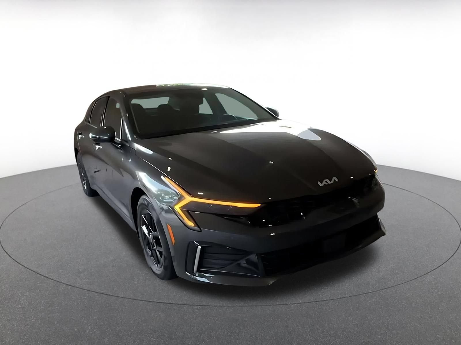 Thumbnail: 2025 Kia K5 - 3