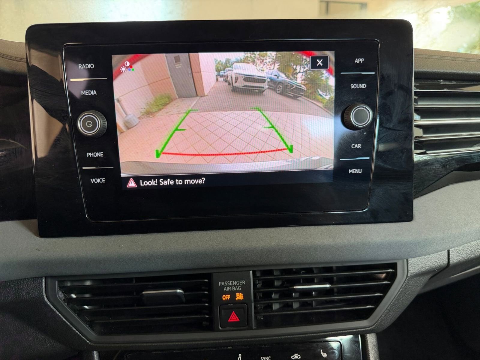 Thumbnail: 2025 Volkswagen Jetta - 17