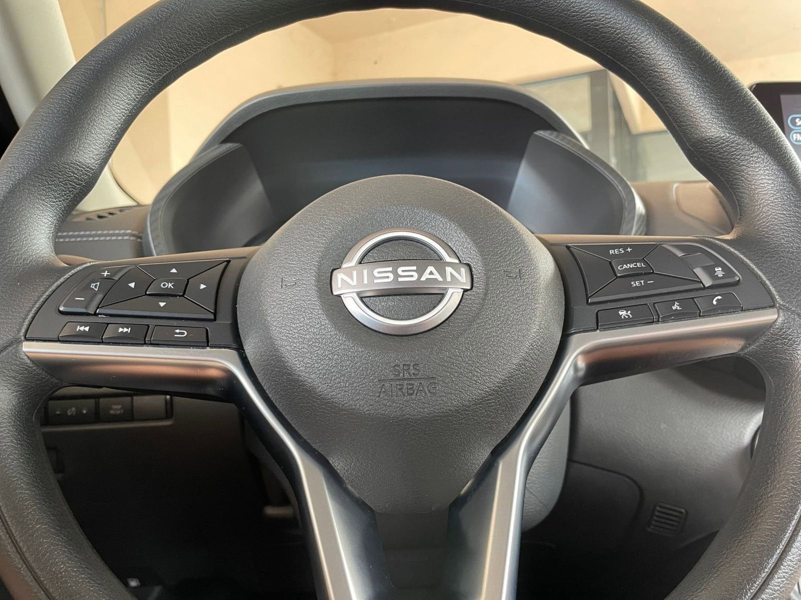 Thumbnail: 2025 Nissan Sentra - 25