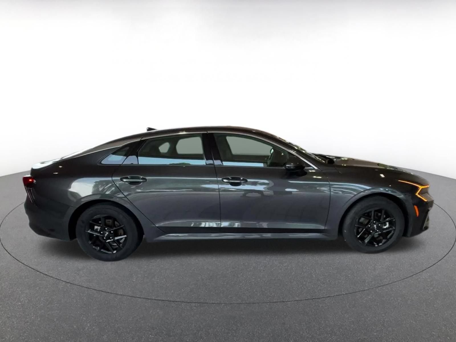 Thumbnail: 2025 Kia K5 - 15