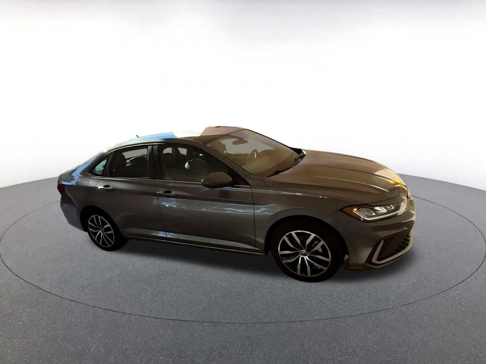 Thumbnail: 2025 Volkswagen Jetta - 2