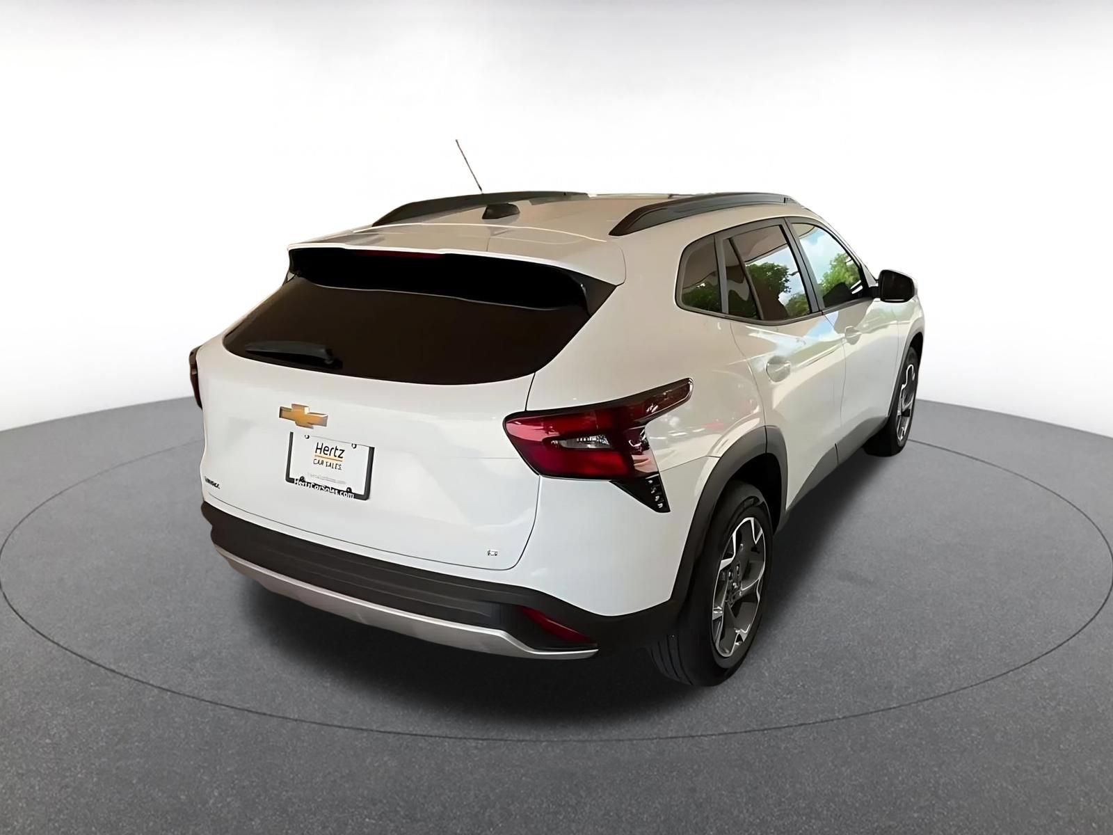 Thumbnail: 2025 Chevrolet Trax - 14