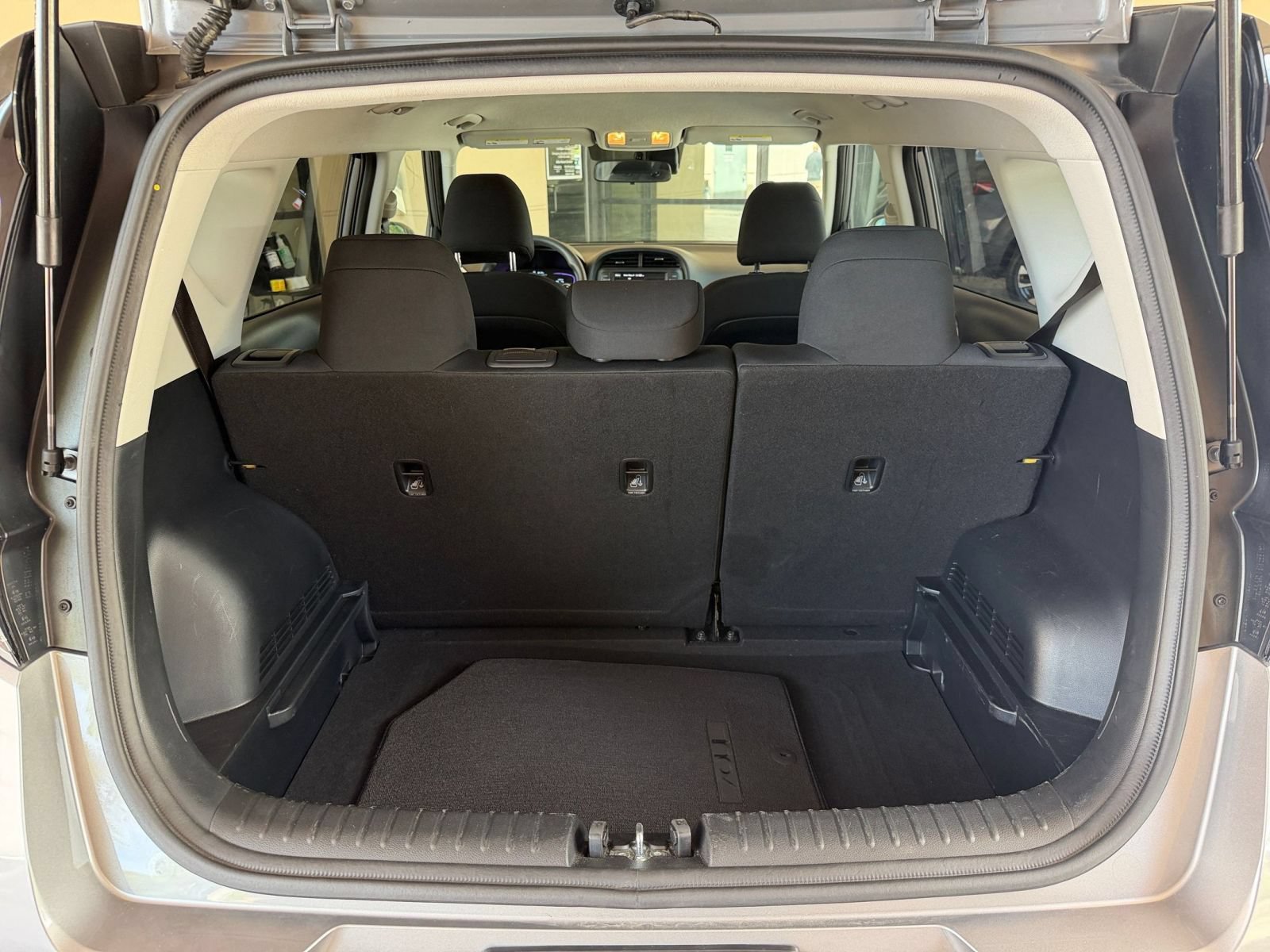 2025 Kia Soul LX - Photo 28