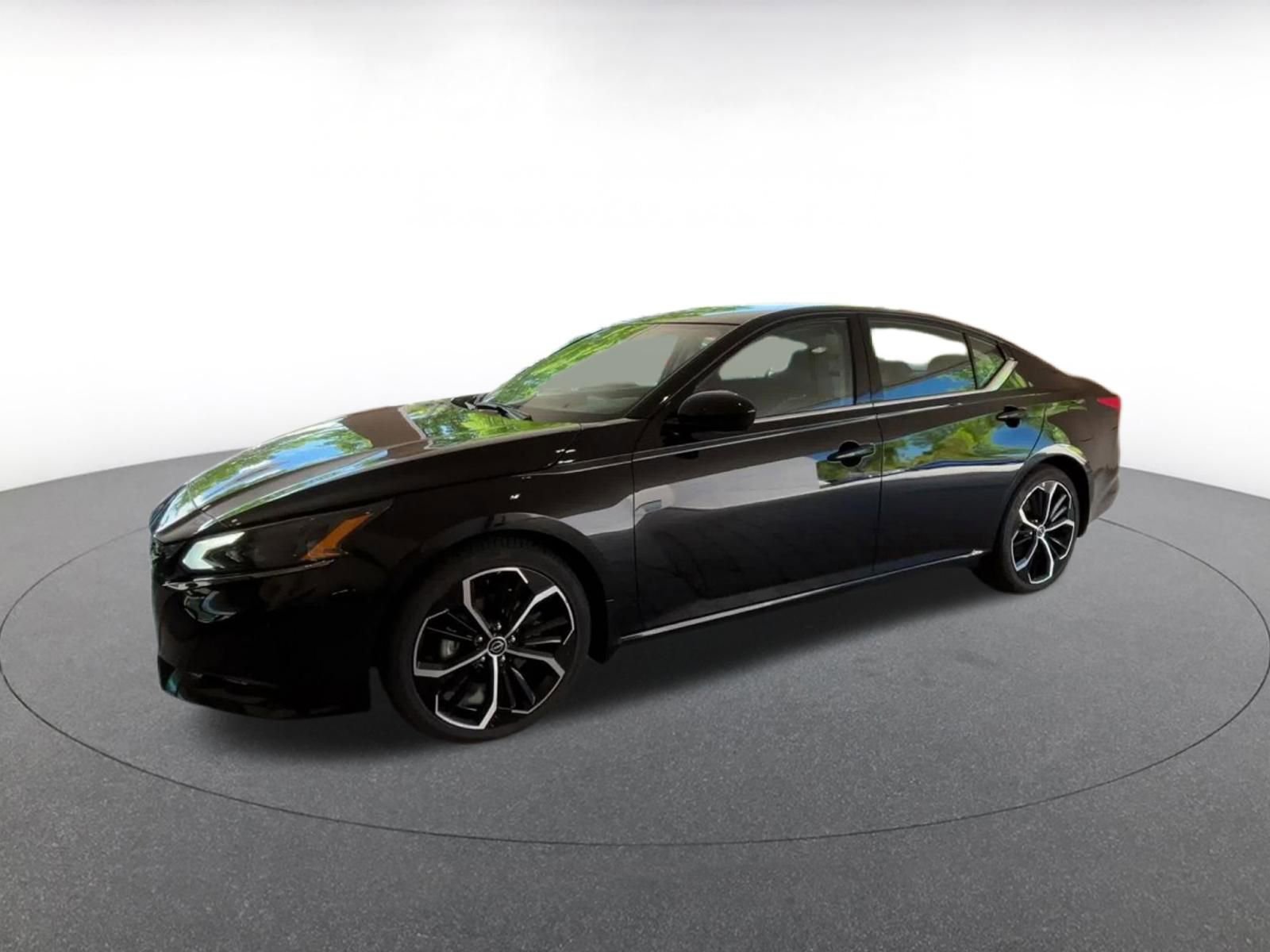Thumbnail: 2025 Nissan Altima - 8