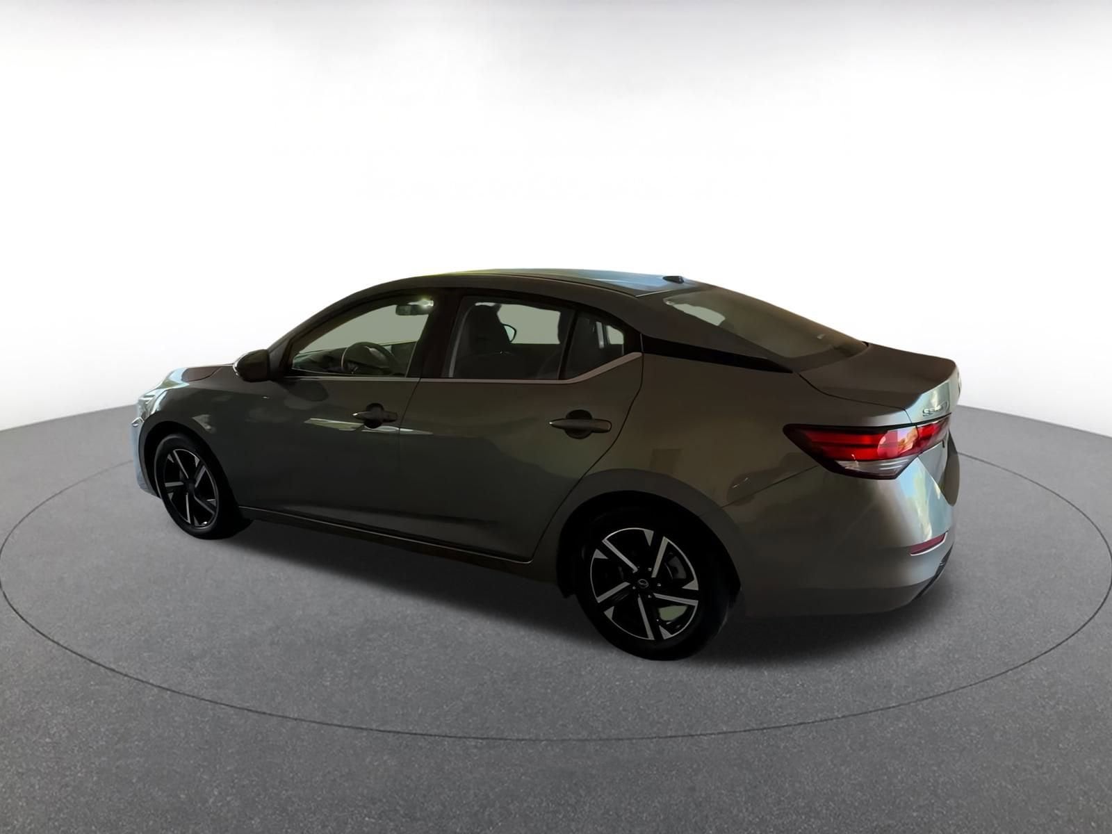 Thumbnail: 2024 Nissan Sentra - 10