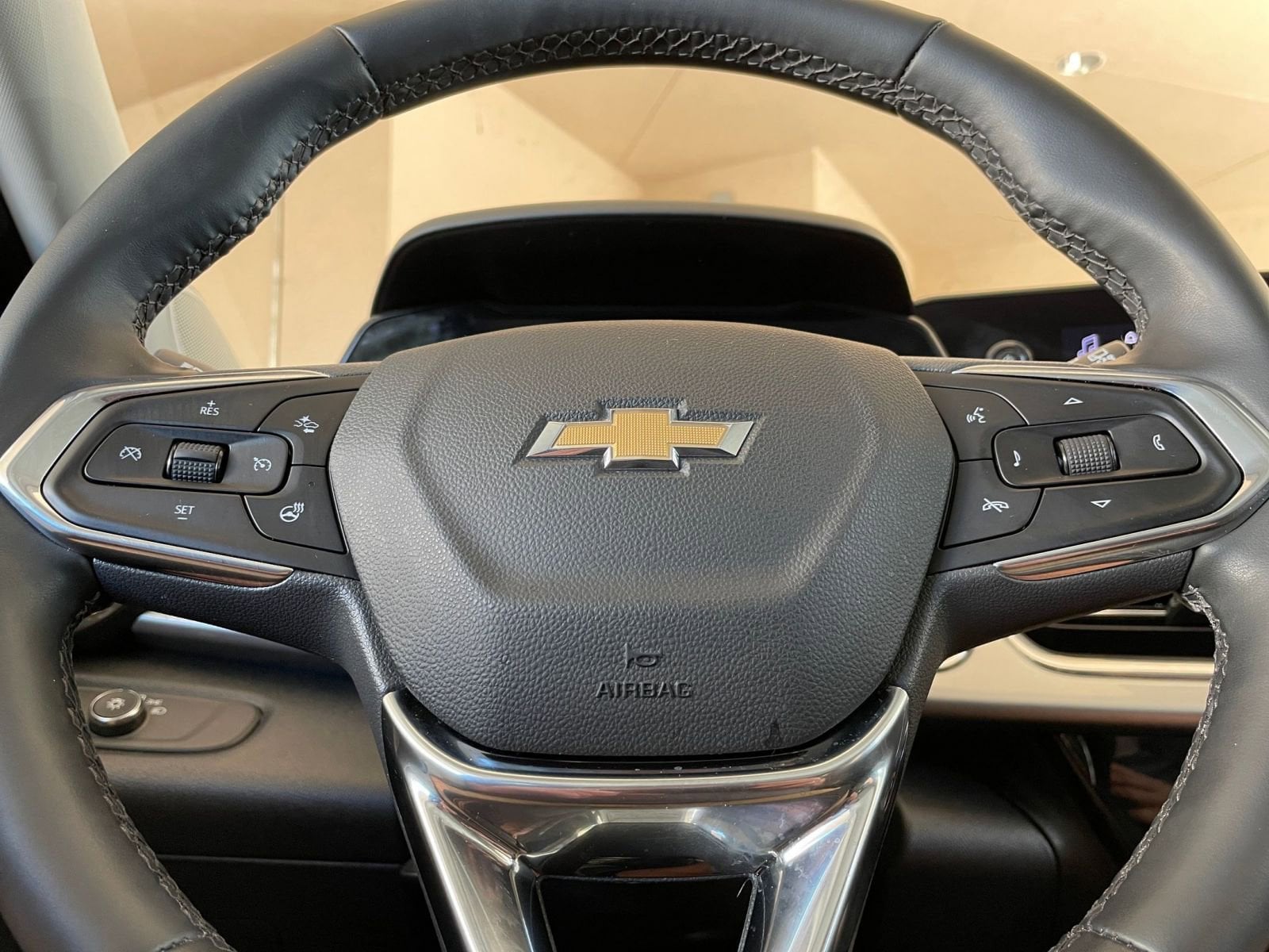 Thumbnail: 2025 Chevrolet Trax - 25