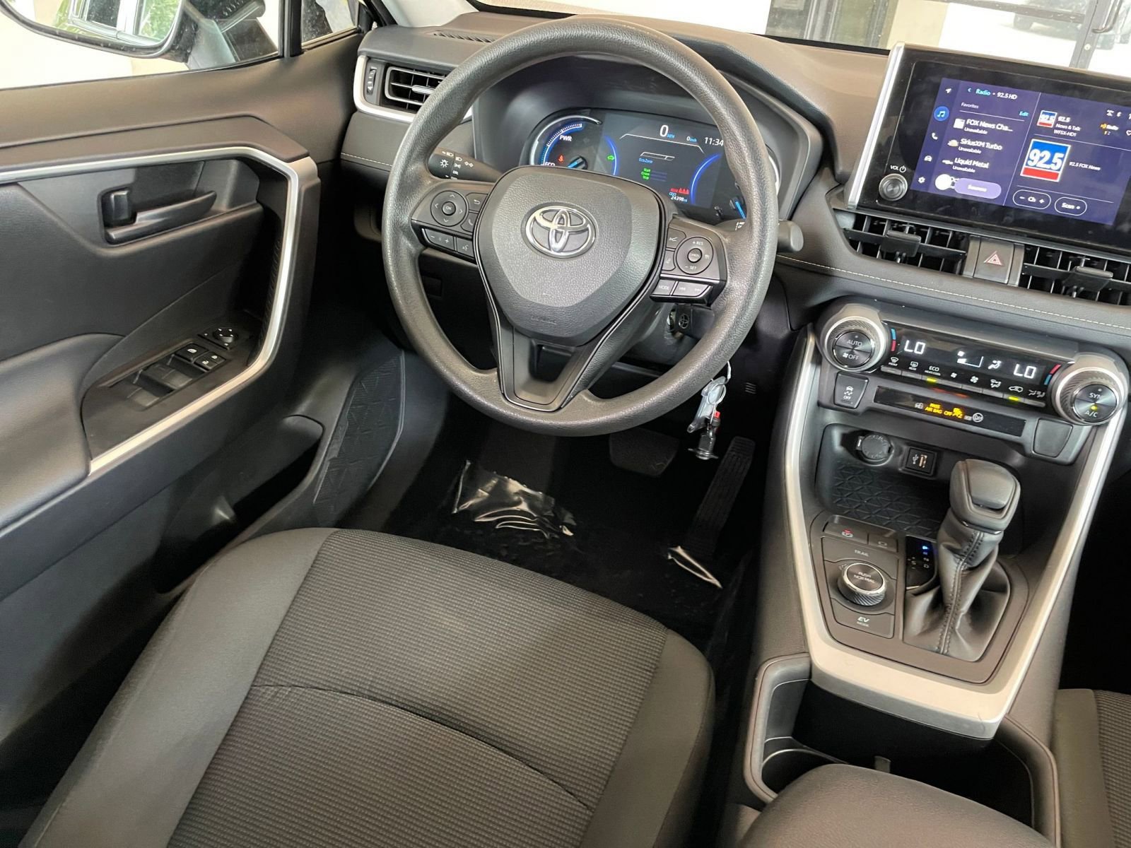 Thumbnail: 2025 Toyota RAV4 - 33