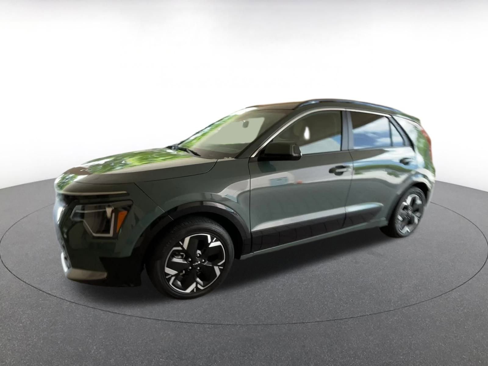 Thumbnail: 2023 Kia Niro - 7