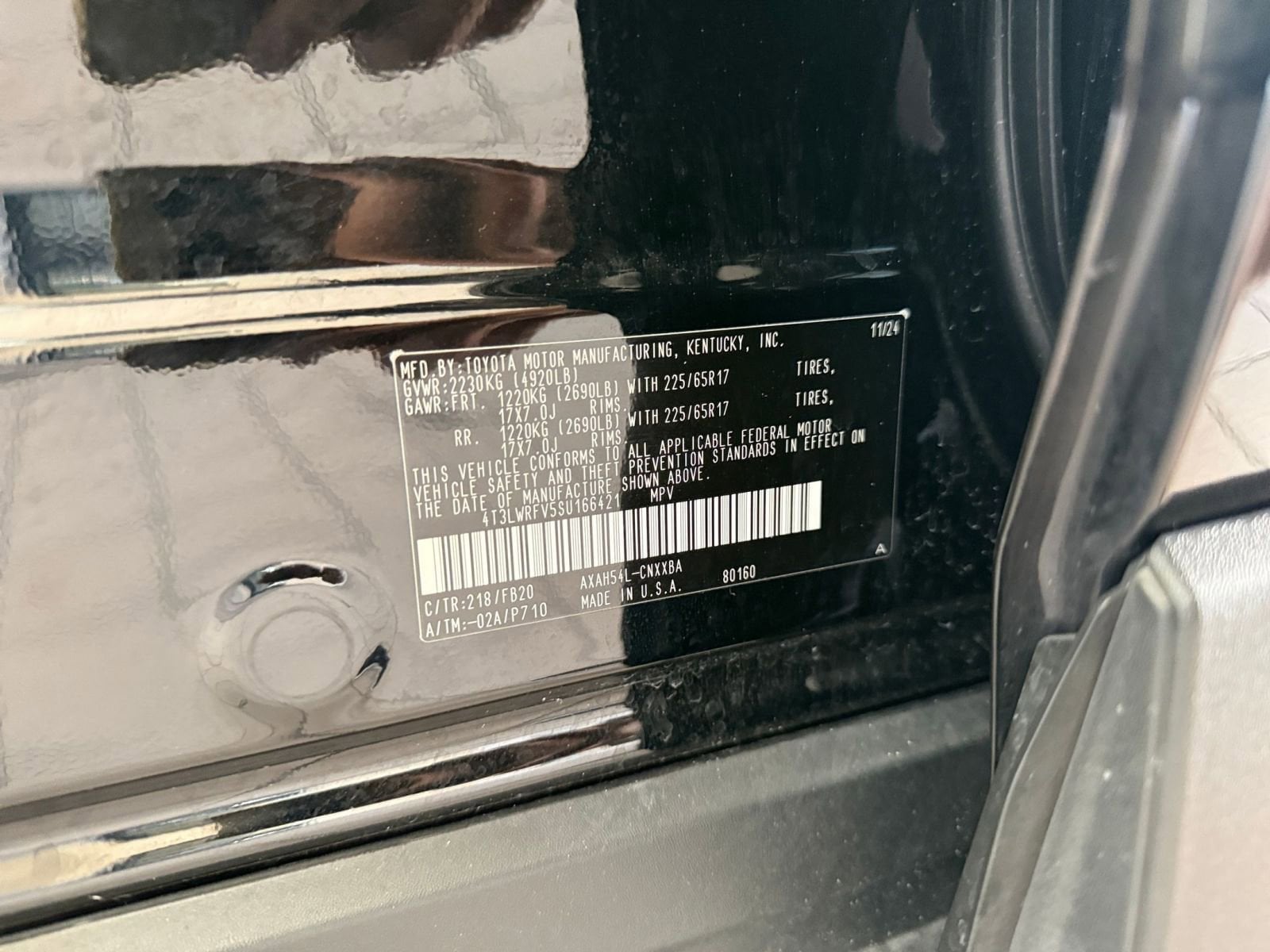 Thumbnail: 2025 Toyota RAV4 - 33