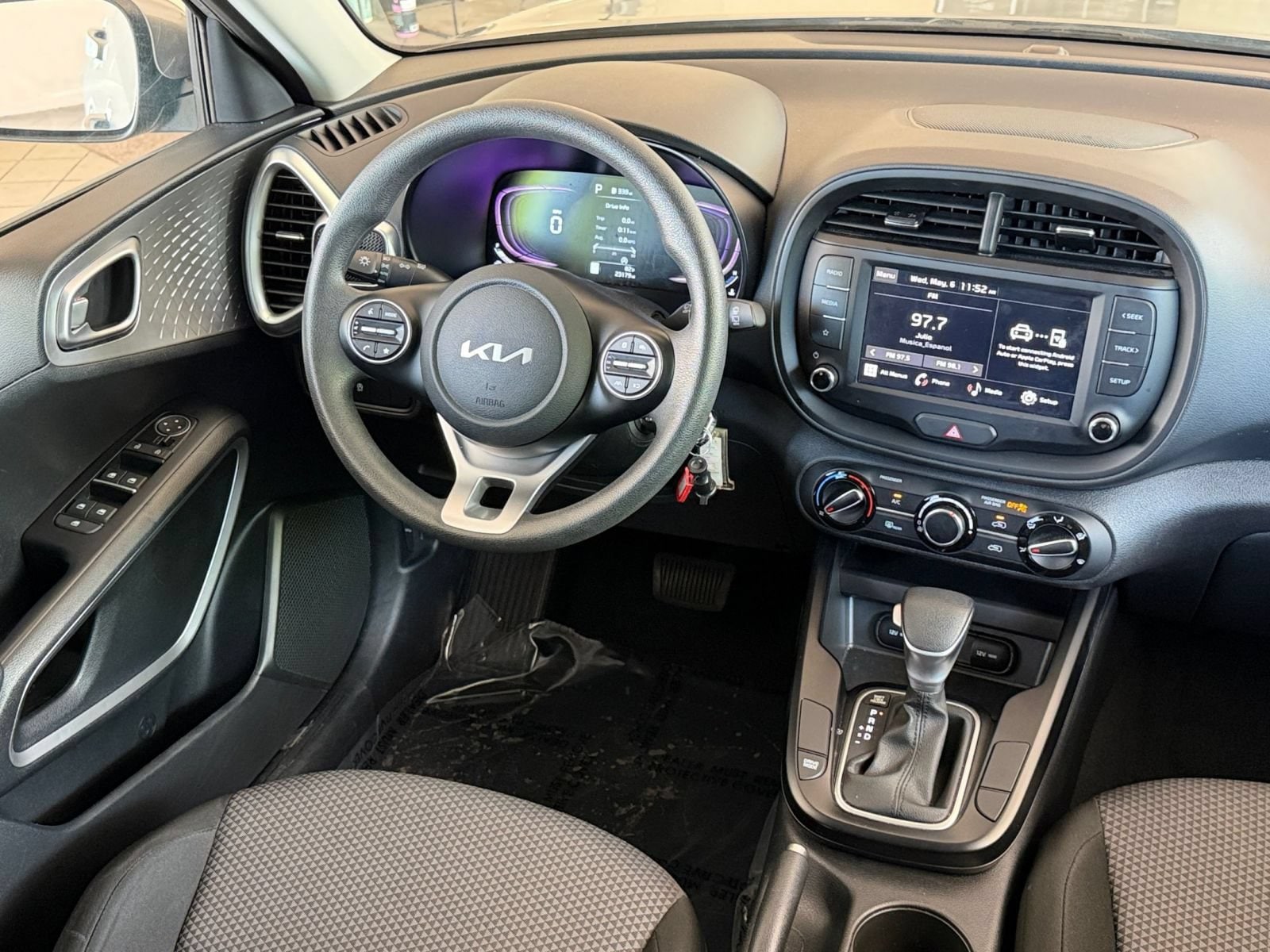 2025 Kia Soul LX - Photo 31