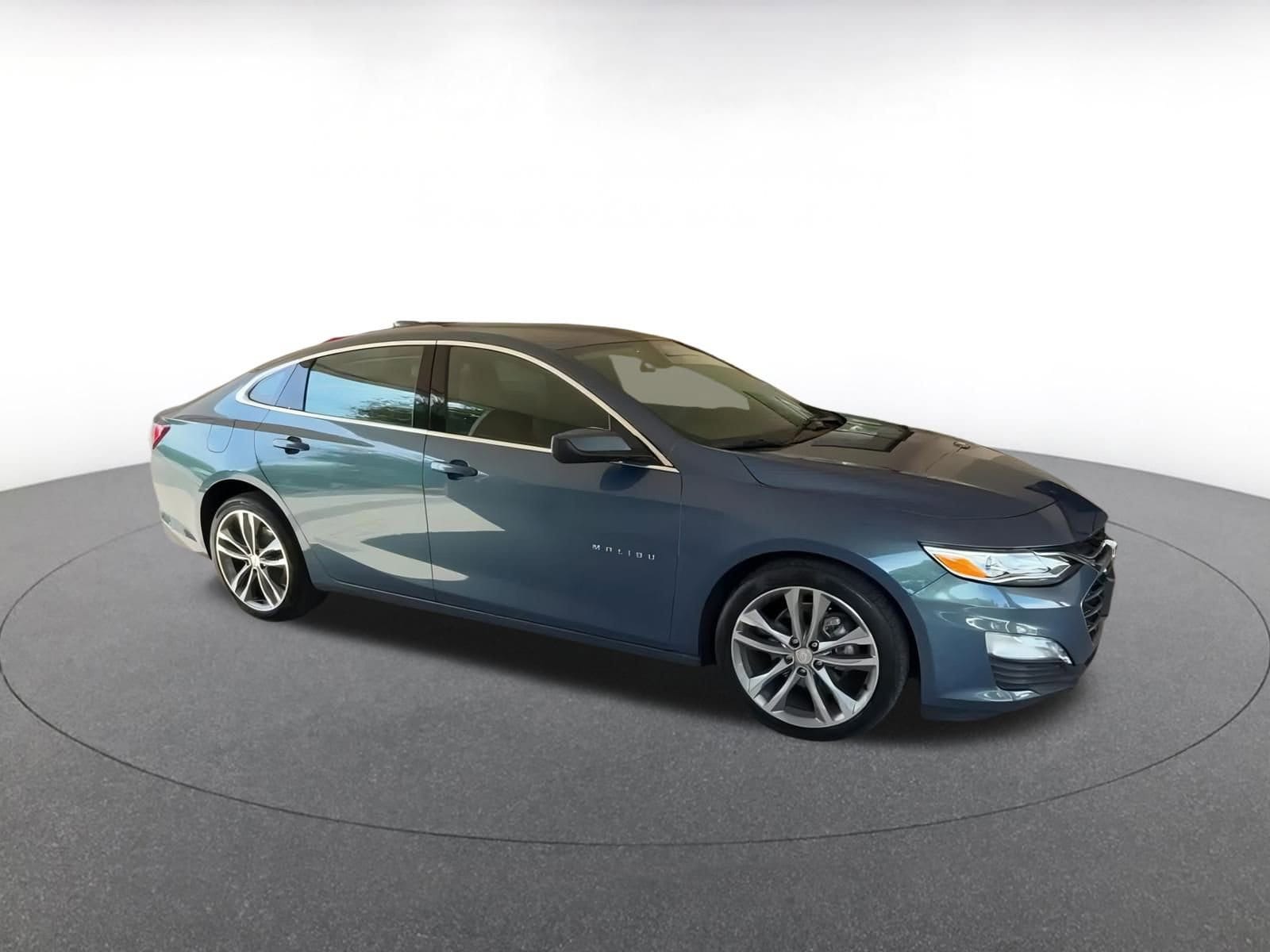 Thumbnail: 2024 Chevrolet Malibu - 2